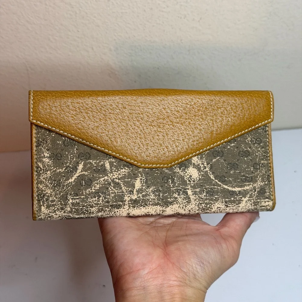 Vintage Gucci Sherry Line bifold long wallet Micro GG